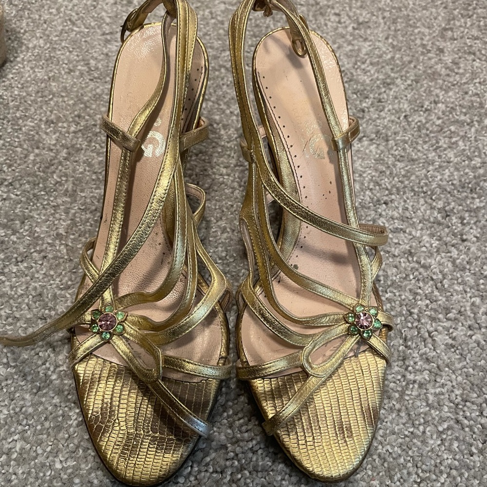 D&G cage heel